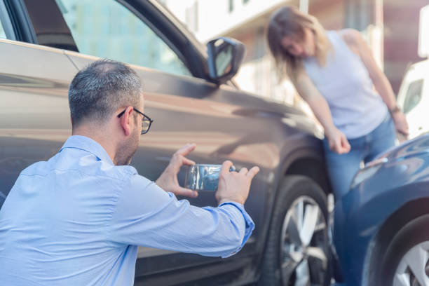 Professional Commercial Auto Insurance technician working in Barrington, IL